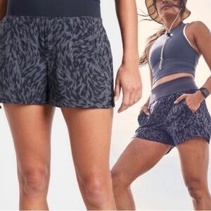 Athleta Shorts Womens‎ Sz 6 Blue Trekkie North Print Animal Lynx Gym Workout Run